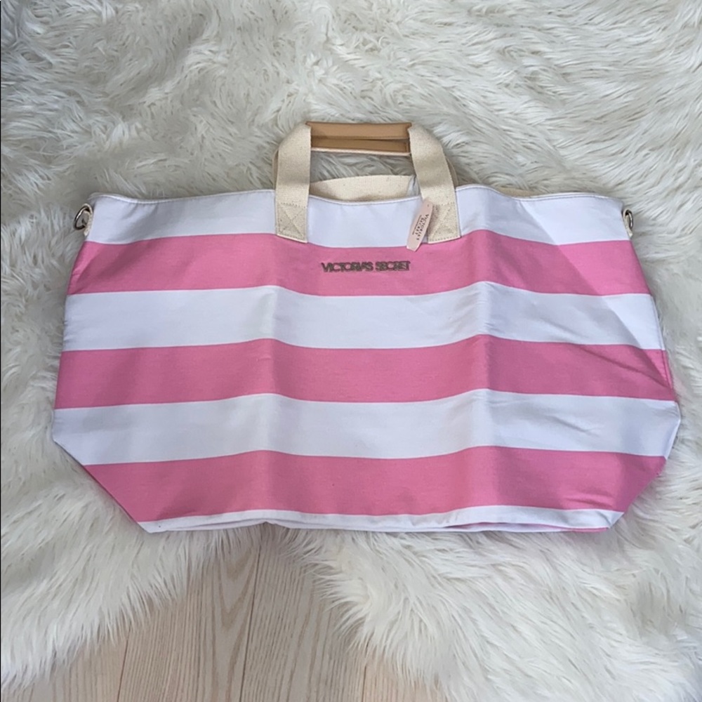 NWT! Victoria’s Secret Weekender Bag - Picture 2 of 8